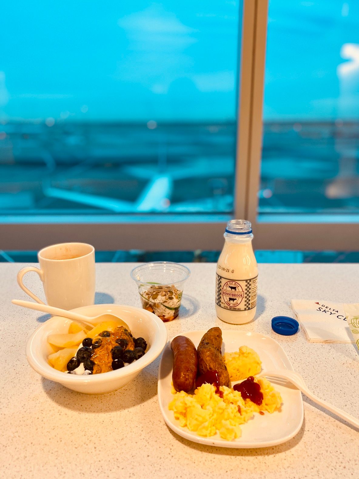 Breakfast with a view @ Delta Sky Club T4 (JFK)